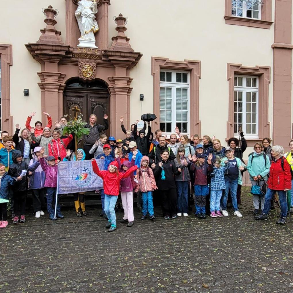Kinder und-Familienwallfahrt nach-Steinfeld