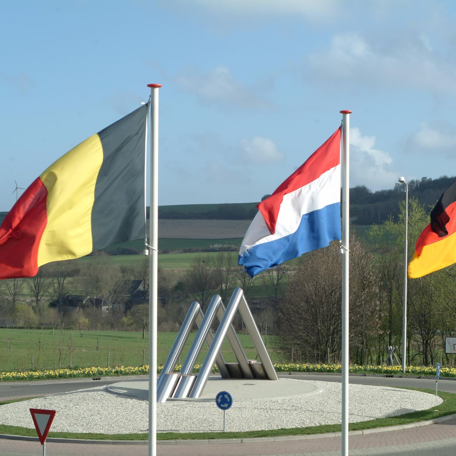 Dreiländerfahnen in Vaals