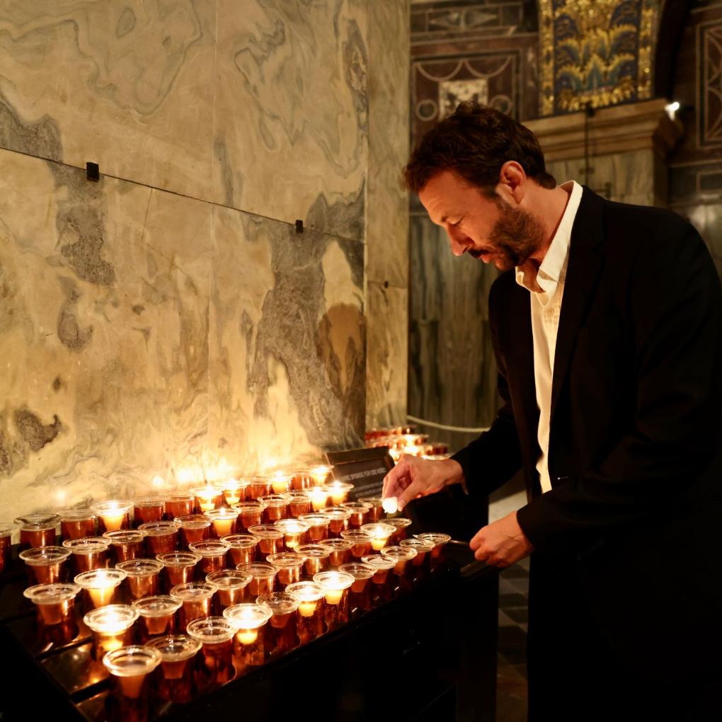 Tobias Haberl  hat mit seinem Buch „Unter Heiden“ ein modernes Glaubensbekenntnis verfasst.