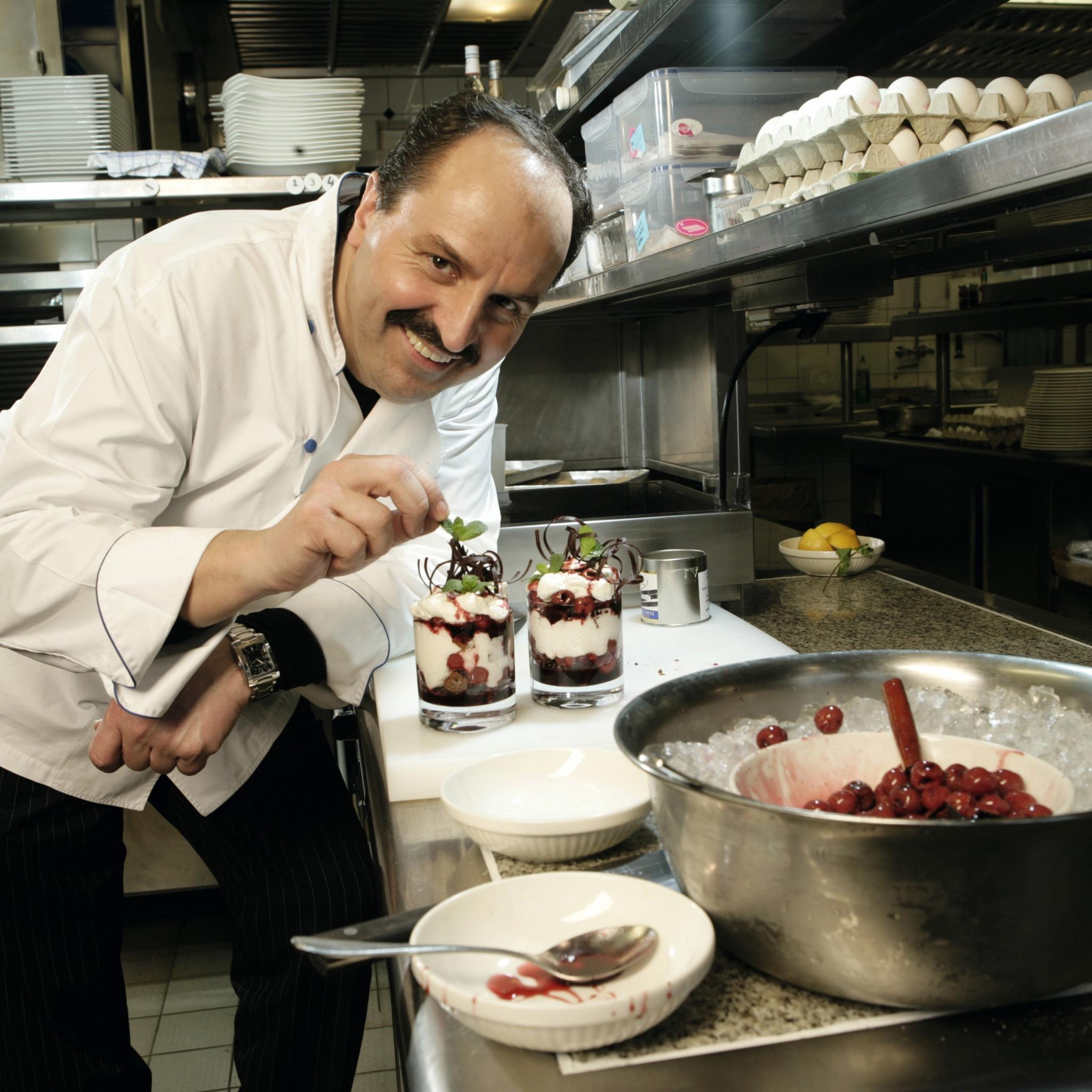 Starkoch Johann Lafer blickt auf eine über 40-jährige, einzigartige kulinarische Karriere zurück.