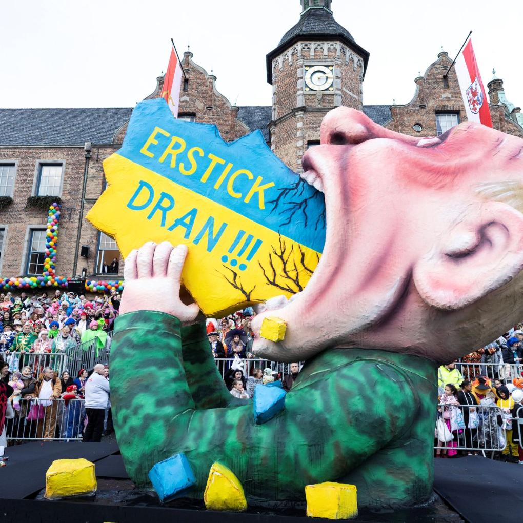 „Erstick dran!“ Diese  Botschaft schickte Jacques Tilly (siehe Interview) nach dem russischen Überfall auf die Ukraine an Wladimir Putin. Der Kremlchef fand das gar nicht lustig.