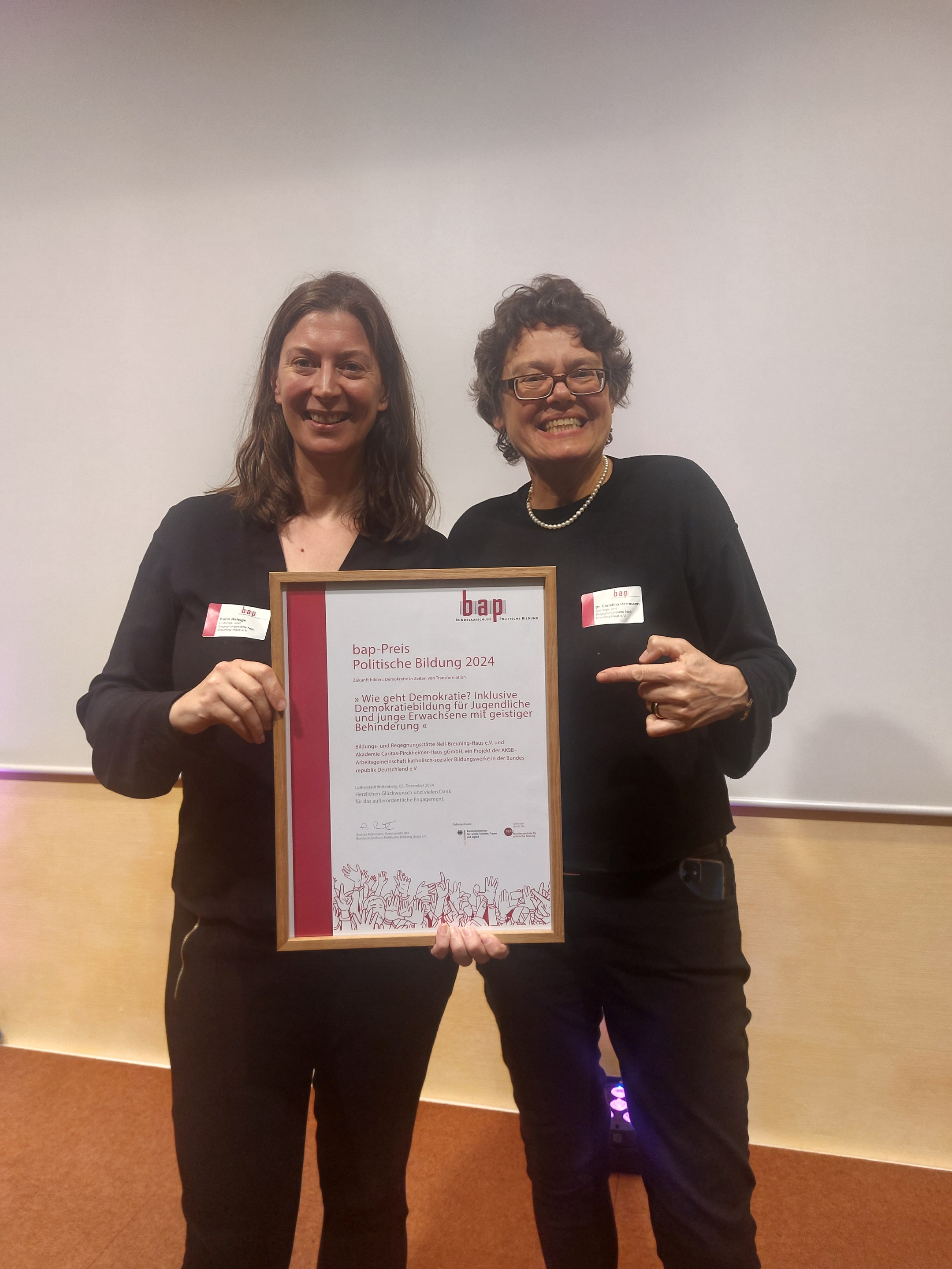 Karin Reisige und Dr. Christina Herrmann