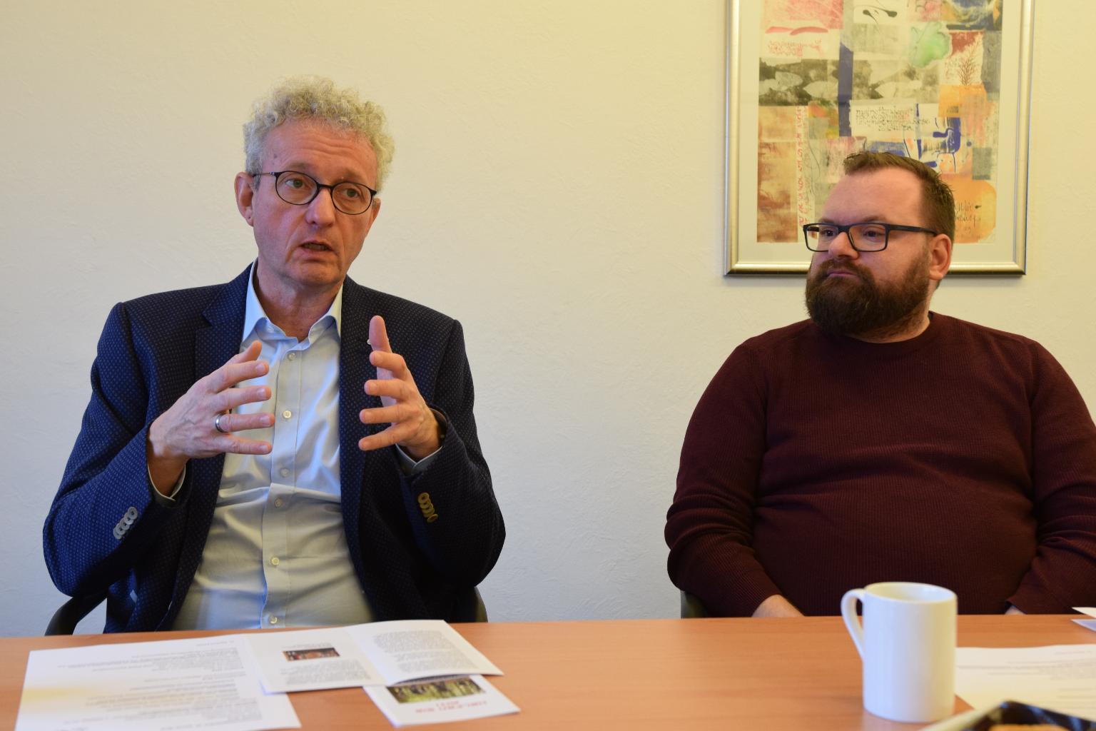 Hausleiter Dr. Manfred Körber und Vorstandsvorsitzender Simon Winkens stellten den neuen Jahresbericht „Einsichten 2018“ und die Planungen des Hauses für 2019 vor. (c) Thomas Hohenschue