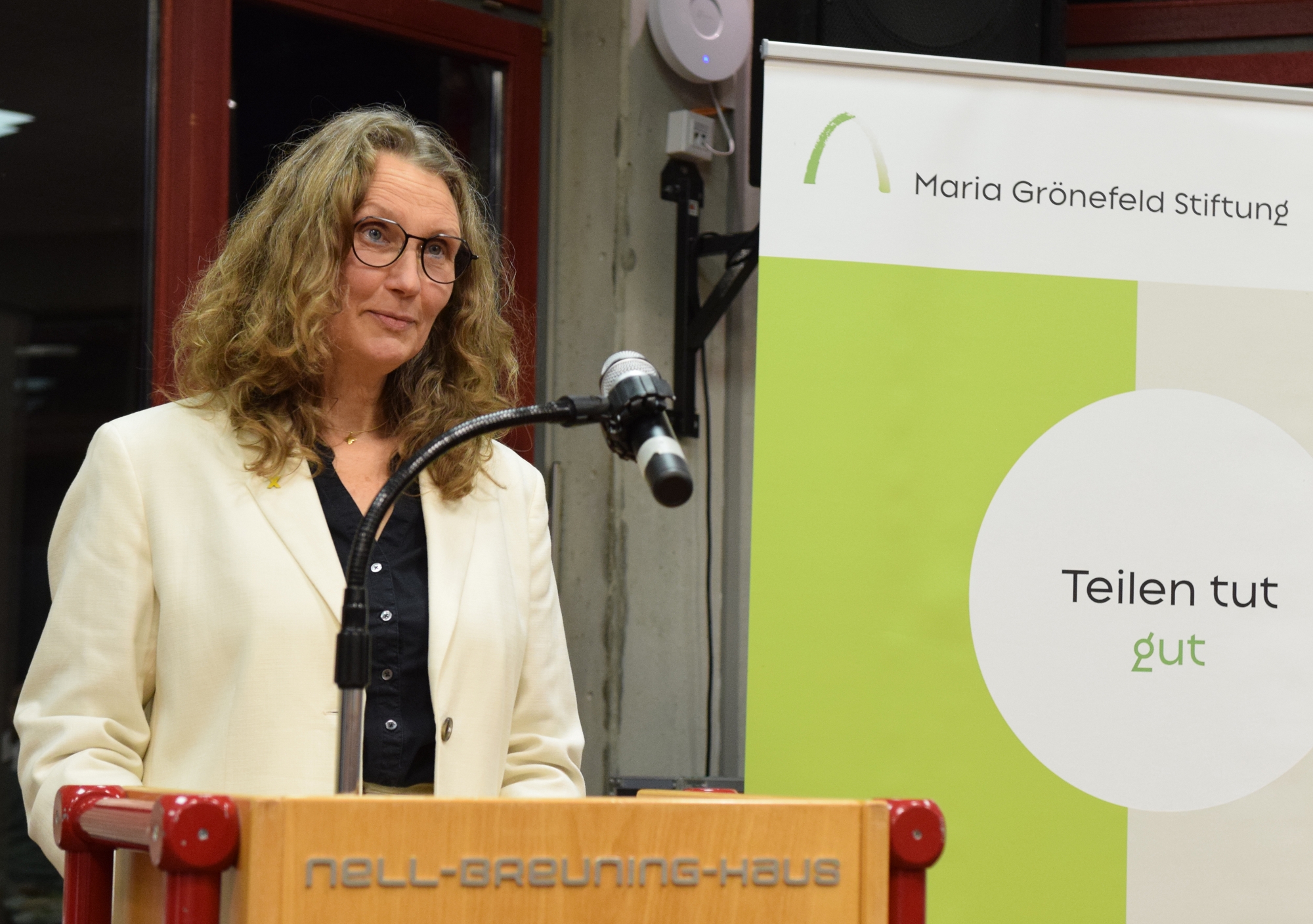 Die frisch gebackene Preisträgerin zeichnete in ihrer Dankesrede nach, mit welchen Höhen und Tiefen der bisherige Weg im Kampf um Klimagerechtigkeit im Rheinischen Revier versehen ist. (c) Thomas Hohenschue