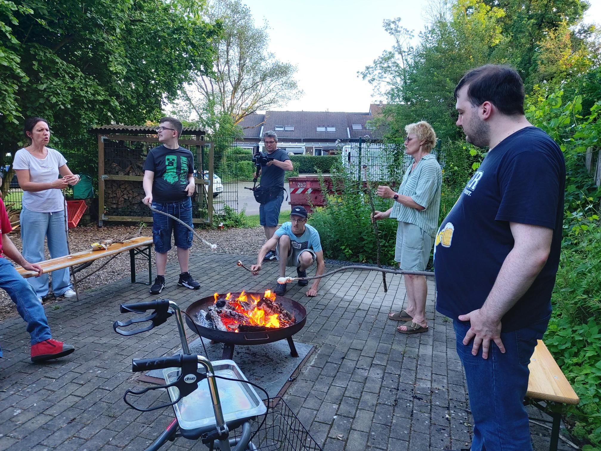 Stockbrot schmeckt auch bei Hitze